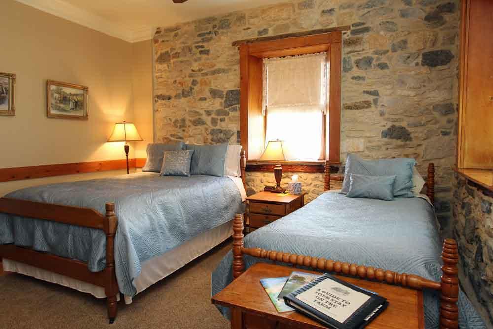 Rocky Acre Farm Bed & Breakfast Mount Joy Екстериор снимка