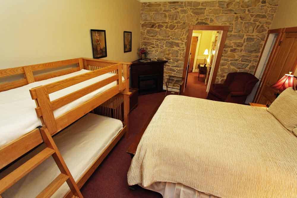 Rocky Acre Farm Bed & Breakfast Mount Joy Екстериор снимка